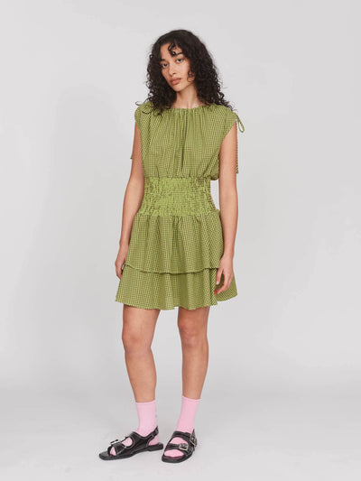 model:Seren wears size S and is 5’8”